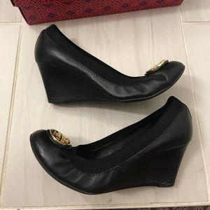 Tory Burch Caroline wedge pumps black, sz 8.5
